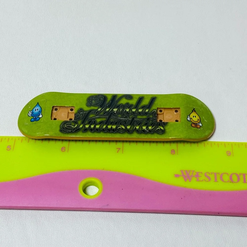 Tech Deck Vintage World Industries Lot Of 2 Decks Wheels Screwdriver Fingerboard